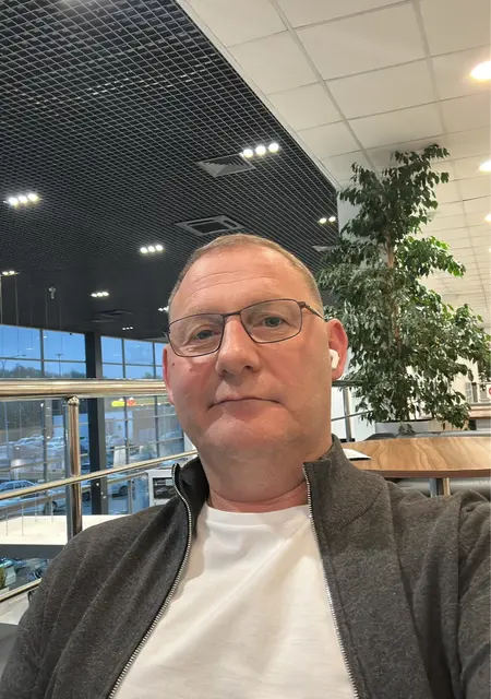 Я Pavel, 49, из Москвы, ищу знакомства на одну ночь