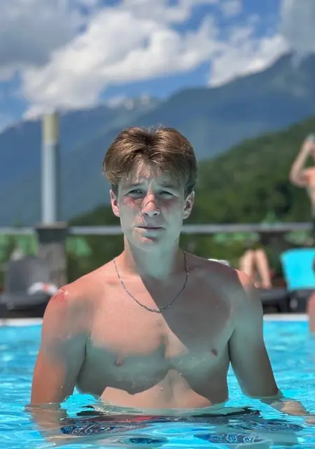 Матвей из Томска, мне 20, познакомлюсь для приятного времяпровождения