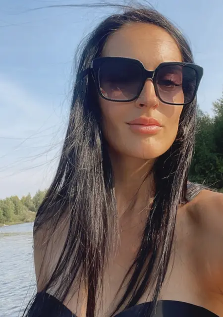 Яна из Москвы, ищу на сайте постоянные отношения