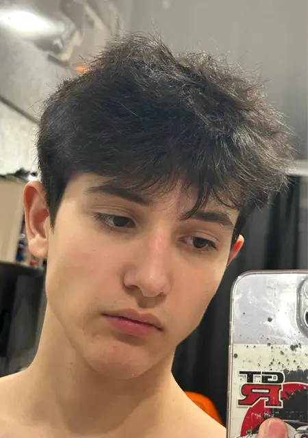 Я Влад, 18, из Москвы, ищу знакомство для дружбы