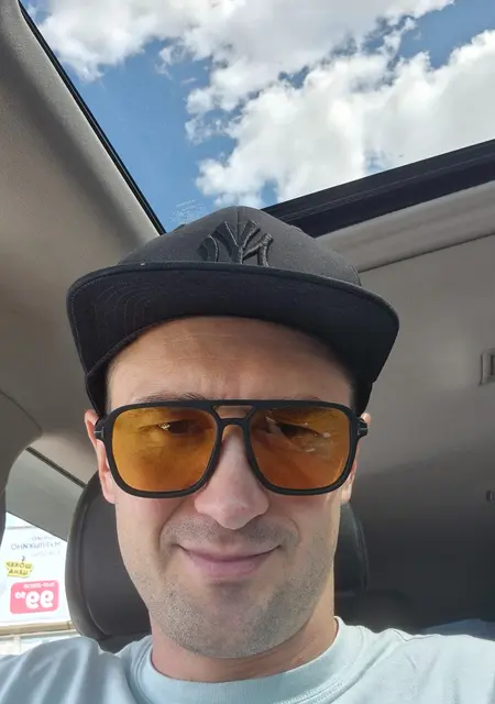 Александр из Улан-Удэ, мне 32, познакомлюсь для постоянных отношений