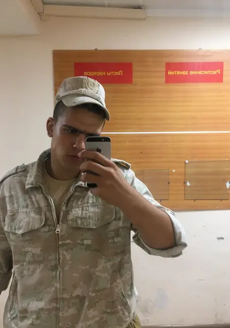 Алексей из Севастополя, мне 21, познакомлюсь на одну ночь