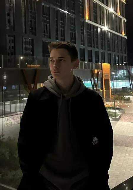 Роман из Тюмени, мне 20, познакомлюсь на одну ночь