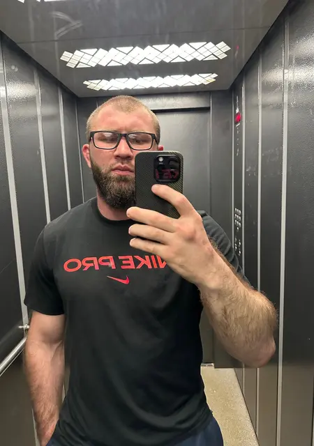 Аслан из Владикавказа, ищу на сайте знакомства на одну ночь