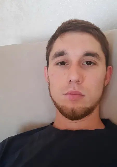 Artem из Чебоксар, мне 31, познакомлюсь для приятного времяпровождения