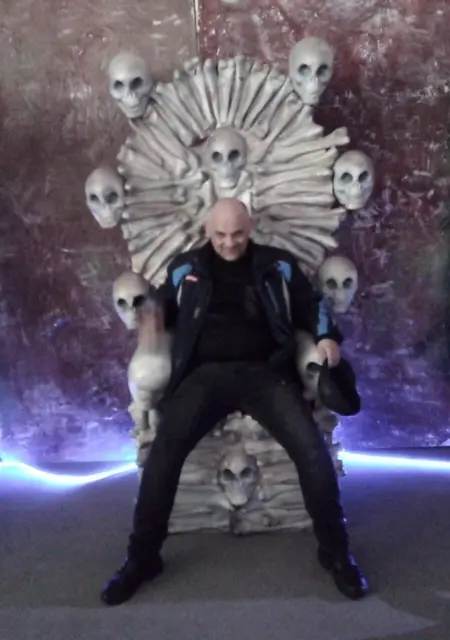 Я Владимир, 44, знакомлюсь для открытые отношения в Бийске