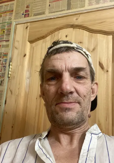 Я Андрей, 56, из Тольятти, ищу знакомства на одну ночь