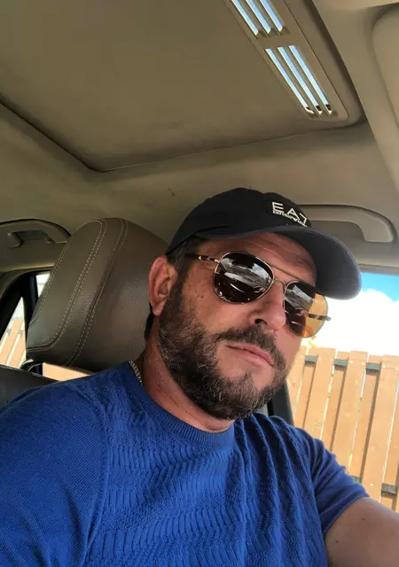 Я Виктор, 43, знакомлюсь на одну ночь в Симферополе