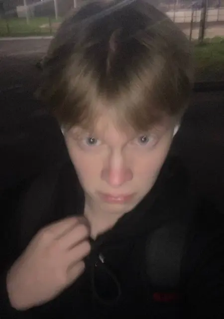 Захар из Череповца, ищу на сайте знакомства без обязательств