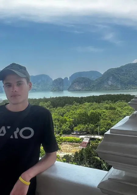 Максим из Калининграда, ищу на сайте приятное времяпровождение