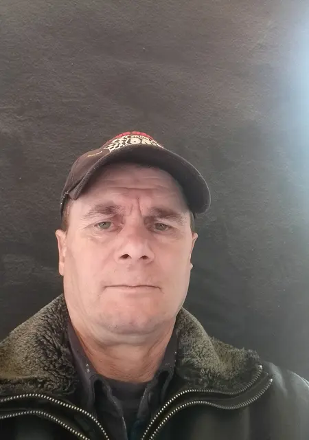 Я Макс, 49, знакомлюсь на одну ночь в Симферополе