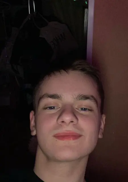 Максим из Нижневартовска, ищу на сайте знакомства без обязательств