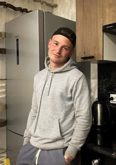 Я Александр, 28, из Нальчика, ищу знакомство для приятного времяпровождения