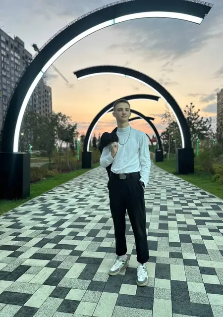 Евгений из Щелково, мне 19, познакомлюсь для вирта