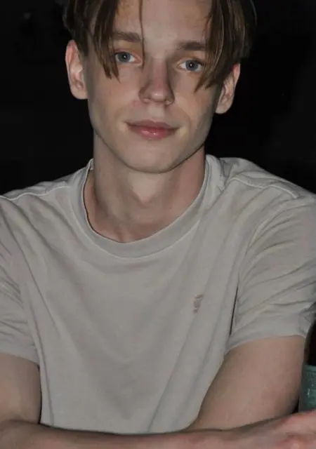 Я Артём, 21, знакомлюсь без обязательств в Одинцово