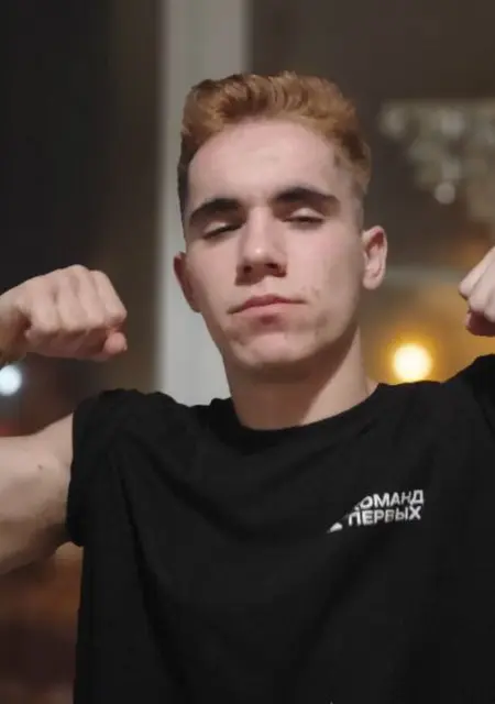 Артур из Сыктывкара, мне 19, познакомлюсь для вирта