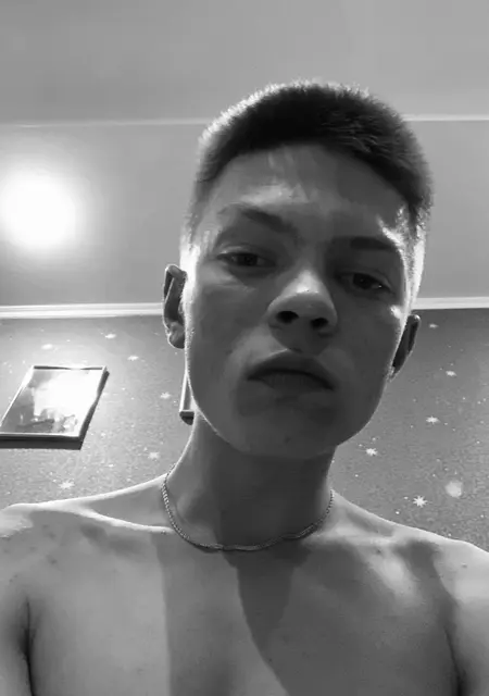 Никита из Донецка, ищу на сайте знакомства без обязательств