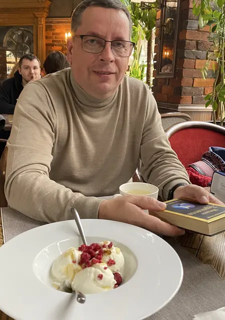 Максим из Санкт-Петербурга, ищу на сайте открытые отношения