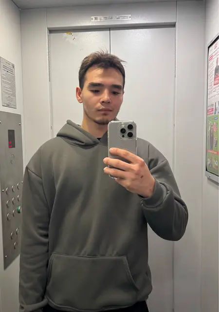 Я Vladimir, 20, из Ижевска, ищу знакомства на одну ночь