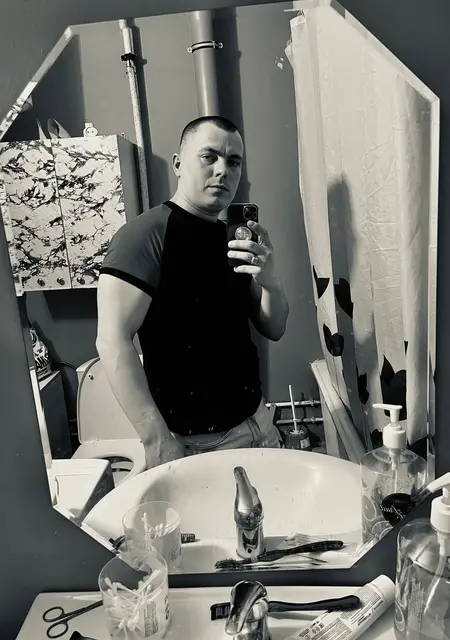 Vladimir из Мирного, ищу на сайте общение