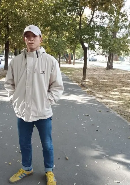 Я Алексей, 21, из Москвы, ищу знакомство для приятного времяпровождения