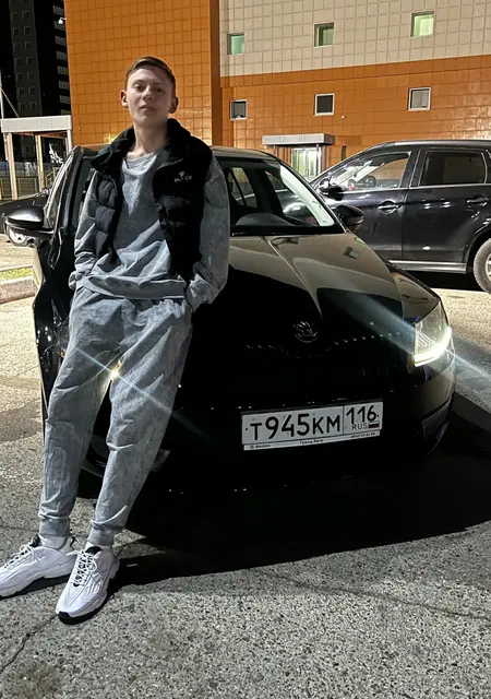 Я Даниил, 21, из Набережных Челнов, ищу знакомства на одну ночь