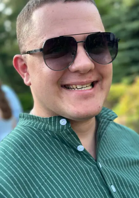 Дмитрий из Миасса, мне 22, познакомлюсь на одну ночь