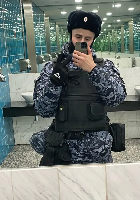 Даня из Барнаула, мне 21, познакомлюсь для приятного времяпровождения