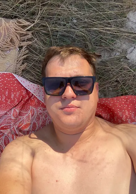 Я Игорь, 32, знакомлюсь на одну ночь в Брянске