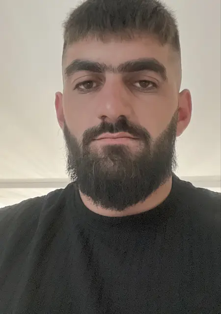 Я Андраник, 28, из Пятигорска, ищу знакомства на одну ночь