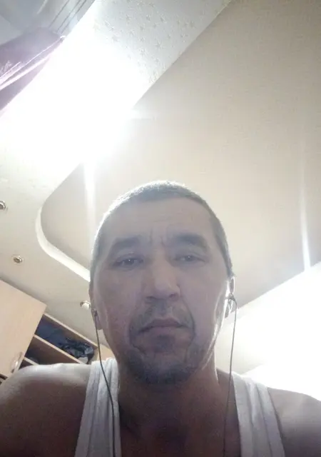 Я Гена, 42, знакомлюсь на одну ночь в Мегионе