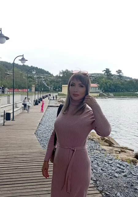 Я Люба, 44, знакомлюсь для открытые отношения в Екатеринбурге