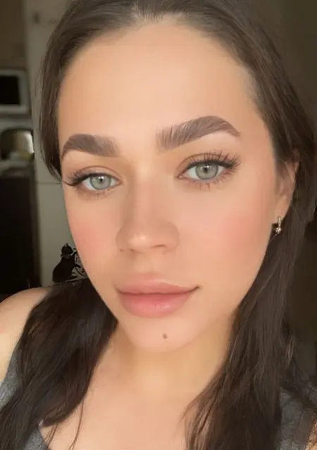 Карина из Курска, ищу на сайте знакомства без обязательств