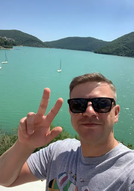 Алексей из Бузулука, мне 32, познакомлюсь для приятного времяпровождения