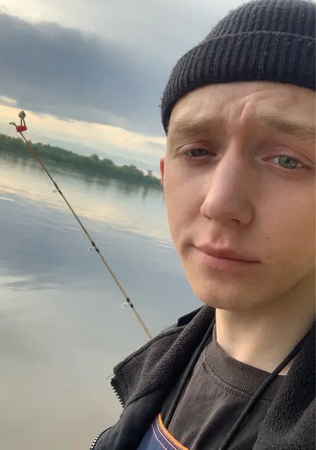 Александр из Мурома, мне 20, познакомлюсь без обязательств