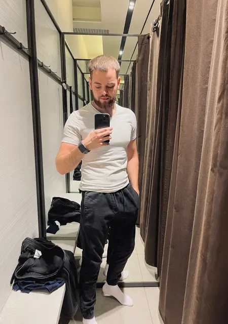 Я Александр, 28, знакомлюсь без обязательств в Новокузнецке