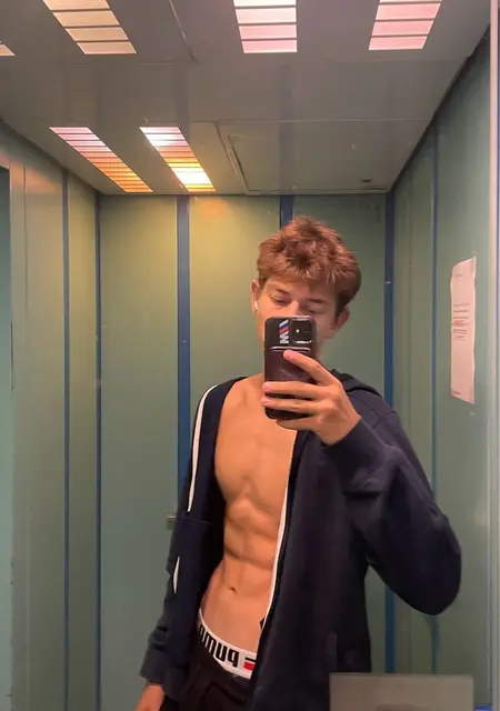 Я Саша, 19, знакомлюсь на одну ночь в Орехово-Зуево