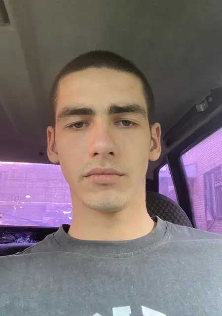 Denis из Электростали, мне 24, познакомлюсь на одну ночь
