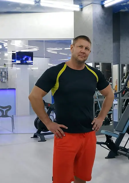 Я Дмитрий, 44, из Заполярного, ищу знакомство для приятного времяпровождения