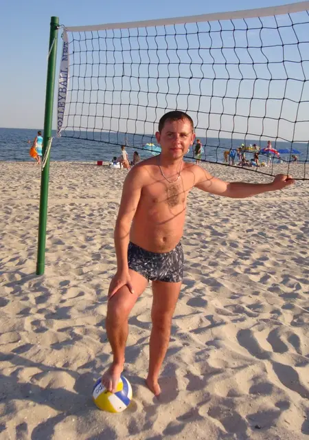 Я Ваня, 45, из Ивано-Франковска, ищу знакомства без обязательств