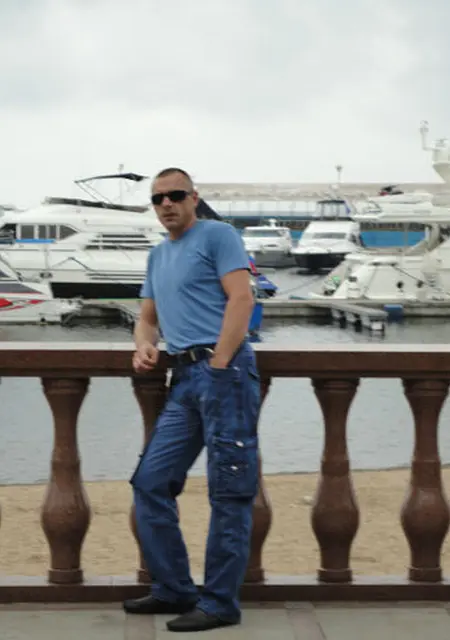 Я Alex, 50, знакомлюсь для дружбы в Артеме