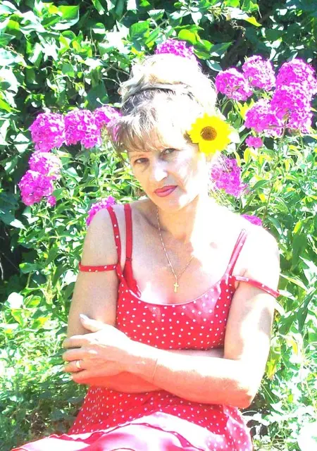 Я Мила, 54, из Липецка, ищу знакомство для приятного времяпровождения