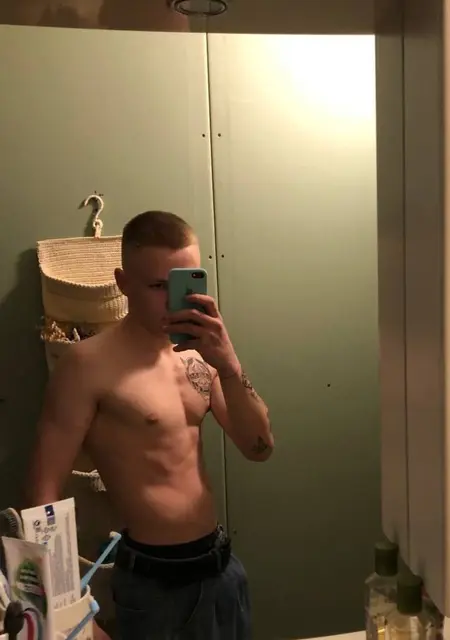 Я Ivan, 19, знакомлюсь для постоянных отношений в Москве