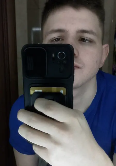 Я Влад, 20, из Севастополя, ищу знакомства на одну ночь