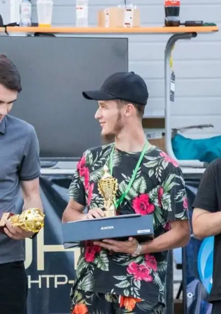 Денис из Москвы, мне 24, познакомлюсь без обязательств