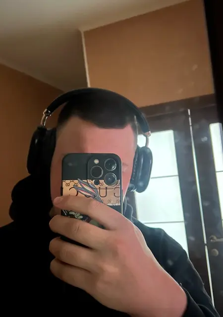 Никита из Сургута, ищу на сайте знакомства на одну ночь