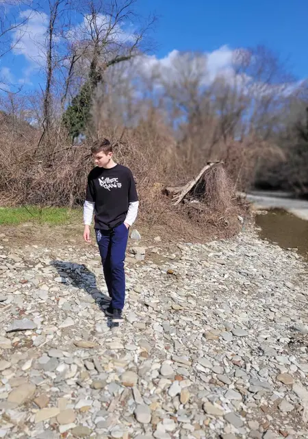 Я Максим, 19, из Геленджика, ищу знакомства без обязательств