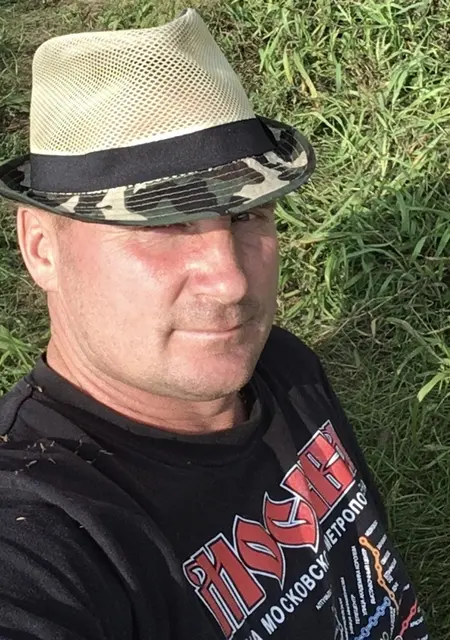 Сергей из Долгопрудного, мне 47, познакомлюсь на одну ночь