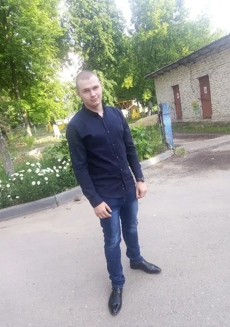 Игорь из Кстова, мне 24, познакомлюсь для общения