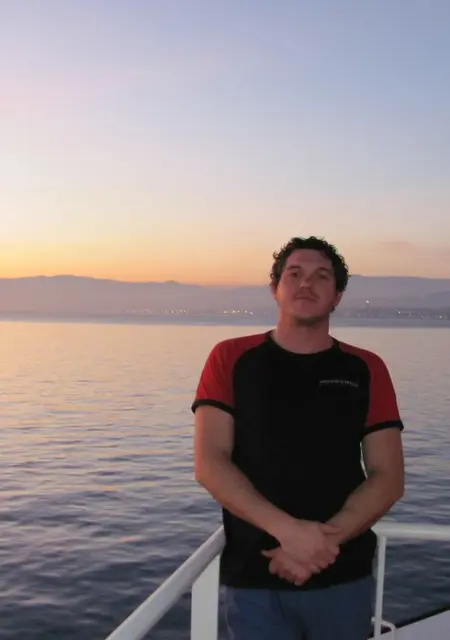 Иван из Херсона, мне 43, познакомлюсь без обязательств